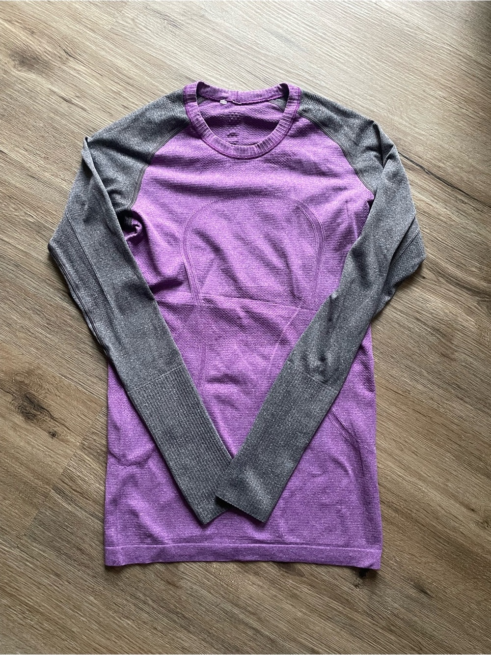 Lululemon long sleeve size 6